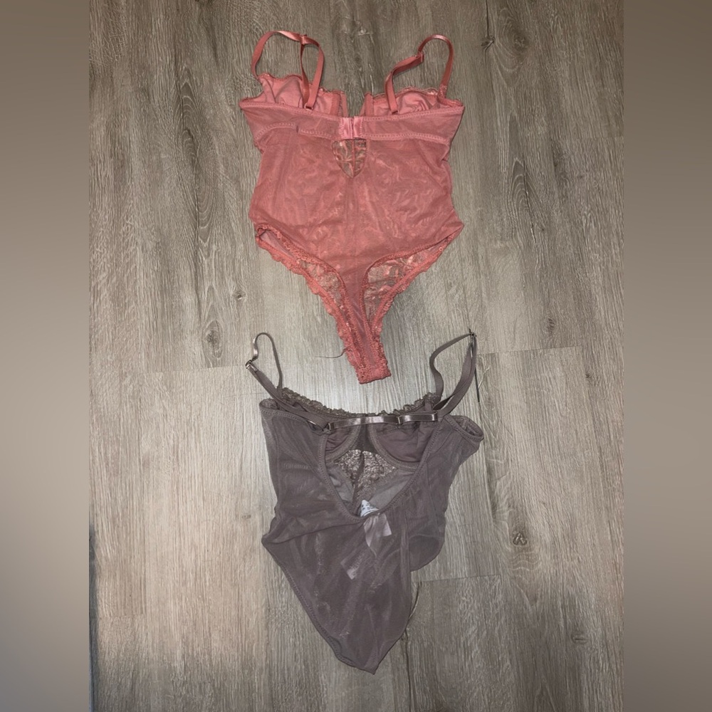 Lacy bodysuits - Picture 4 of 6